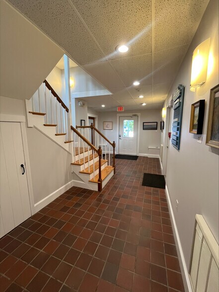 More Photos Of 683 Main St, Norwell Loft Creative Space For Lease