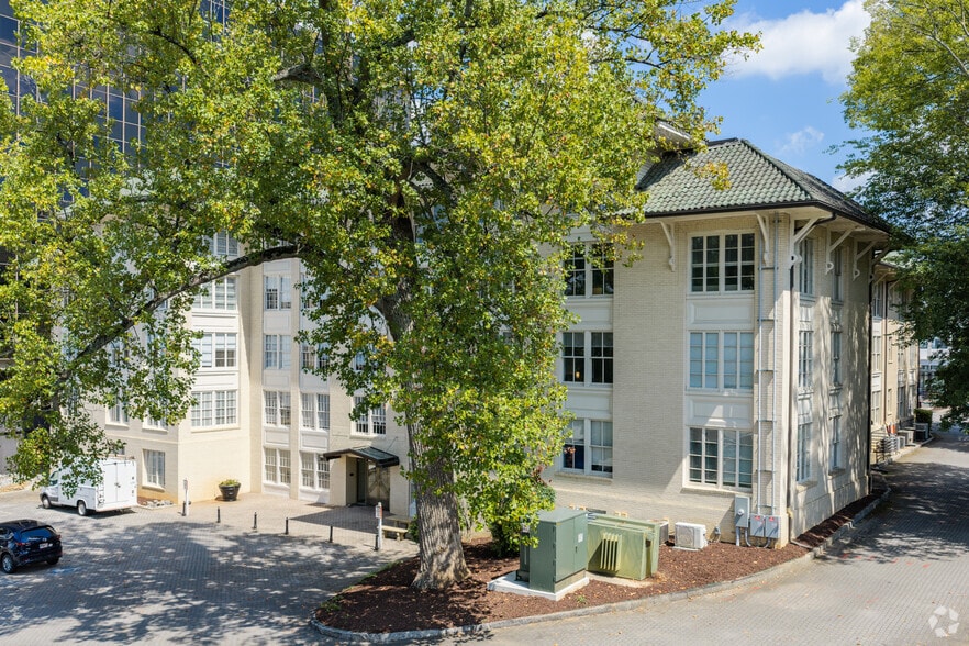 More Photos Of 1708 Peachtree St NW, Atlanta Medical For Sale