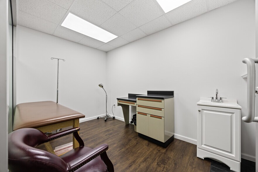 More Photos Of 148-09 Northern Blvd, Flushing Apartments For Lease
