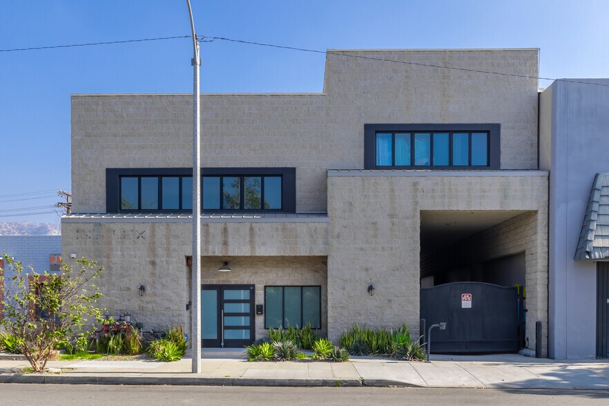 More Photos Of 3058 N Lima St, Burbank Warehouse For Sale