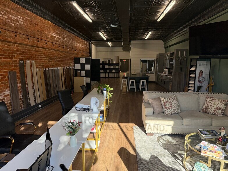 More Photos Of 116 N Main St, Fountain Inn Storefront Retail Office For Lease
