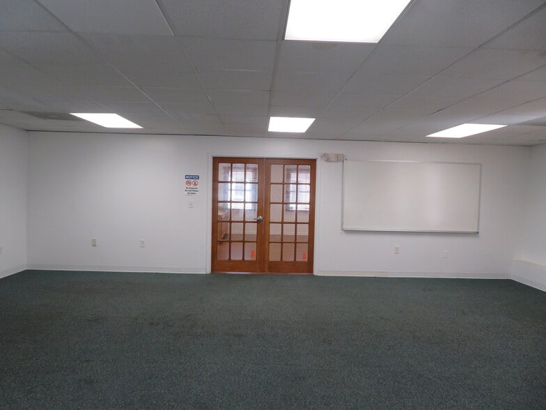 More Photos Of 3231-3233 Superior Ln, Bowie Medical For Lease