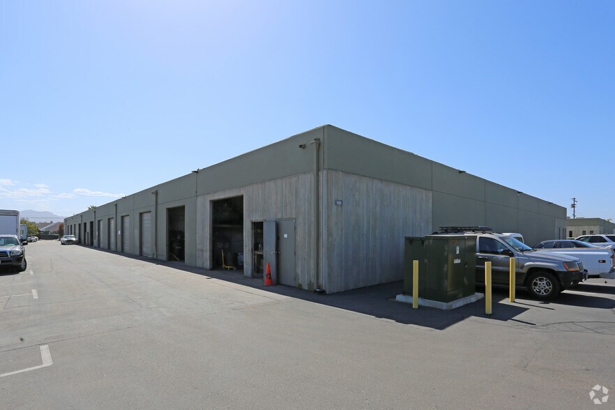 More Photos Of 1488 Pioneer Way, El Cajon Warehouse For Lease