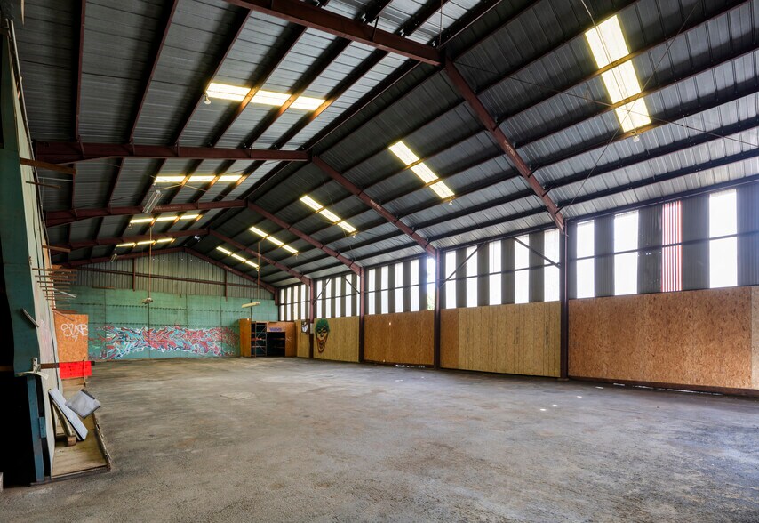 More Photos Of 2219 Fair Park Ave, Los Angeles Warehouse For Lease