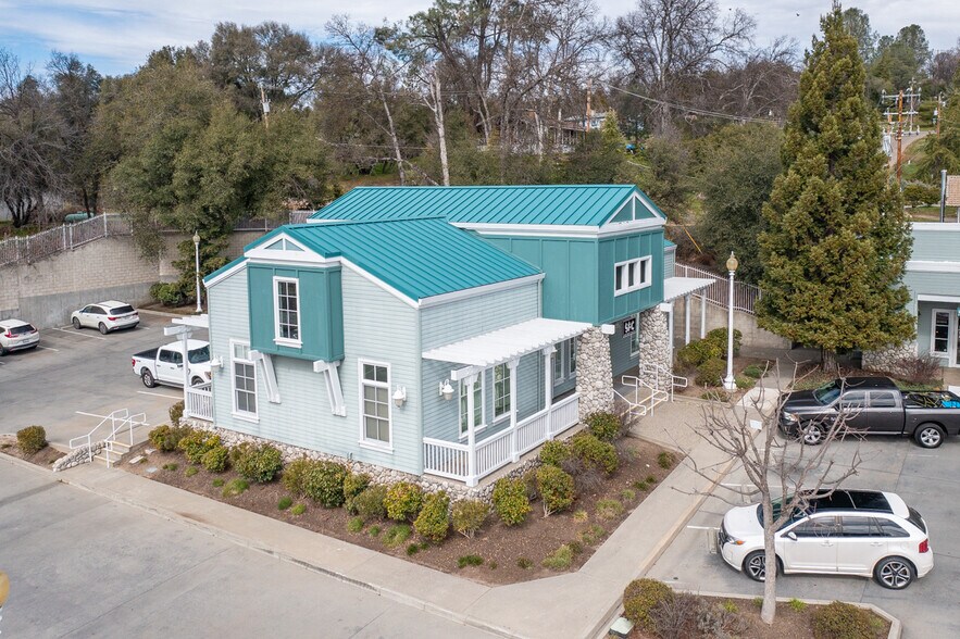 More Photos Of 40282 Highway 41, Oakhurst Freestanding For Sale