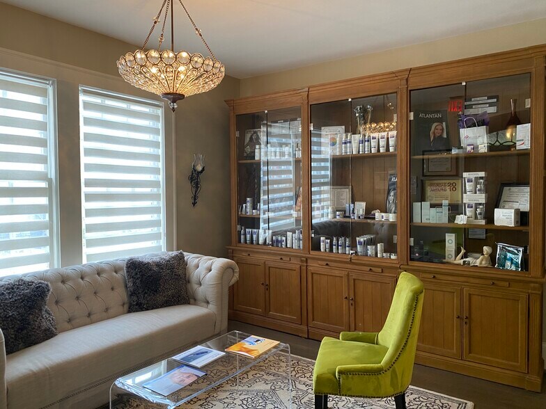 More Photos Of 3143 E Shadowlawn Ave NE, Atlanta Coworking Space