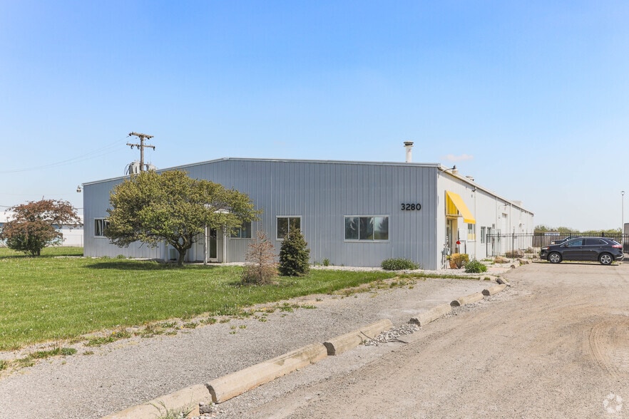 More Photos Of 3240 W Grand River Ave, Howell Warehouse For Sale