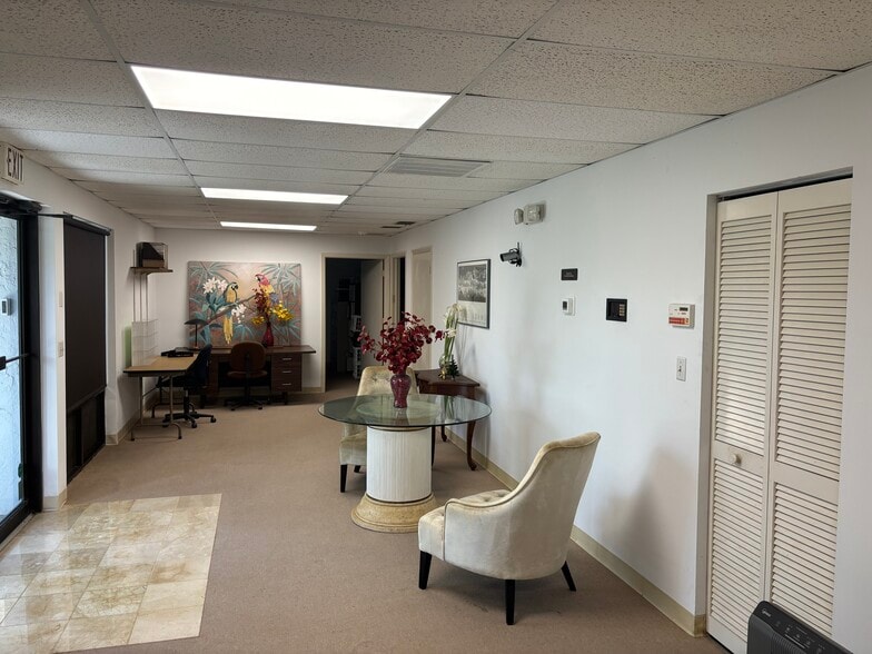 More Photos Of 263 Field End St, Sarasota Warehouse For Sale