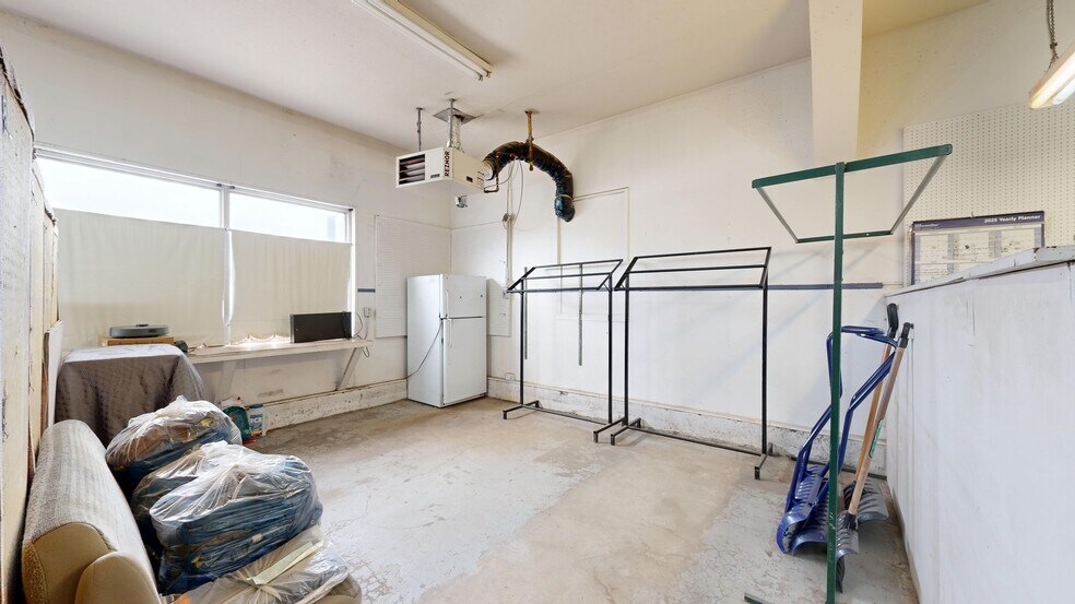 More Photos Of 4707 50 st, Stettler Service For Sale