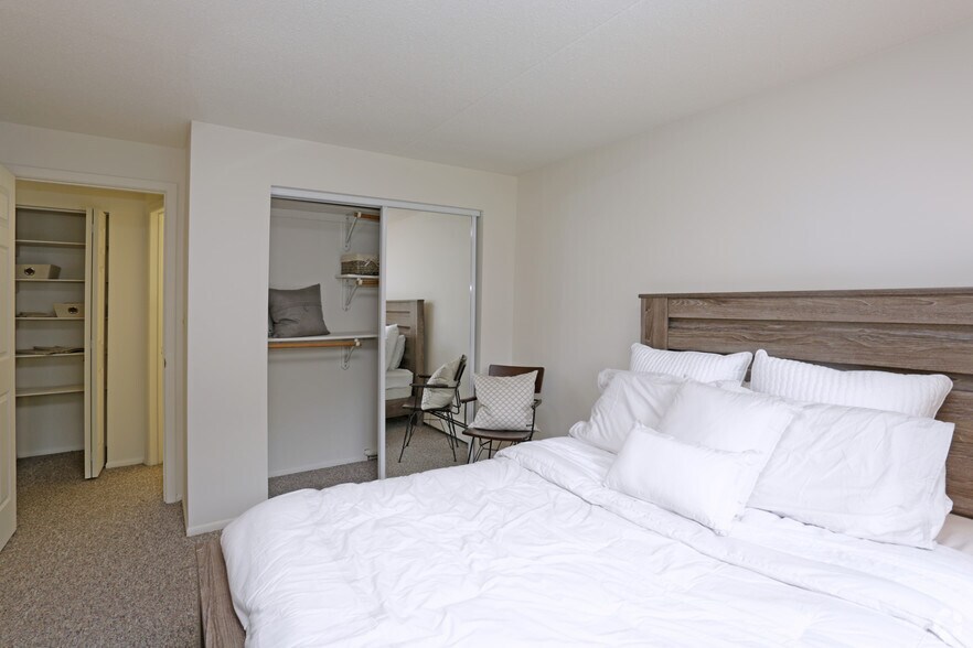 More Photos Of 815 E Grandview Blvd, Erie Apartments For Sale