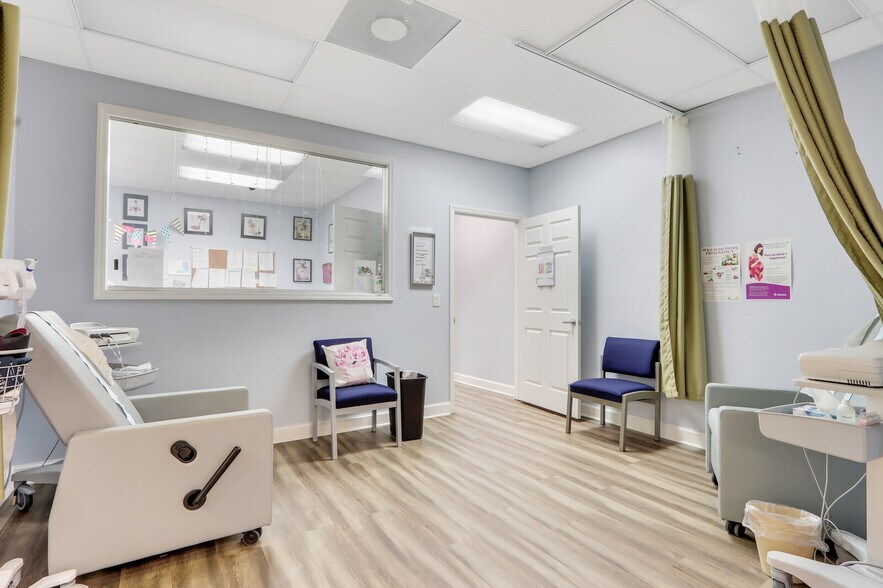 More Photos Of 1405 SE Goldtree Dr, Port Saint Lucie Medical For Lease