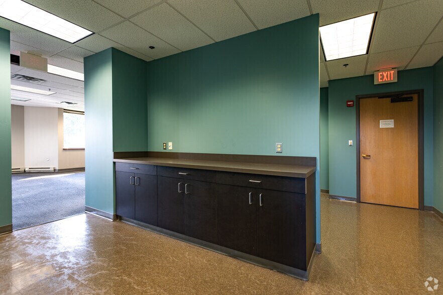 More Photos Of 14504 Greenview Dr, Laurel Unknown For Lease