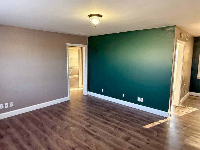 More Photos Of 503 Heather Pl, Nashville Office For Lease