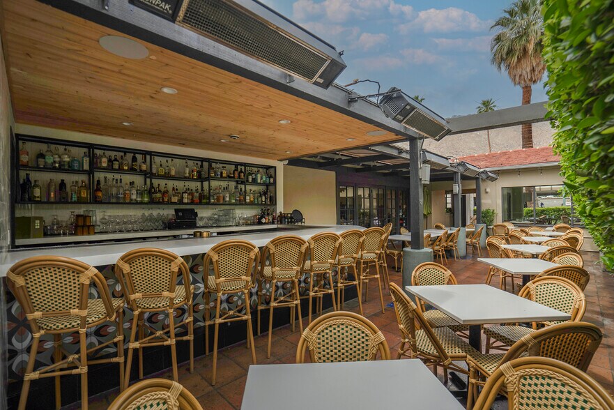 More Photos Of 664-668 N Palm Canyon Dr, Palm Springs Office For Sale