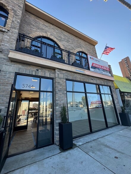 More Photos Of 5744 E 2nd St, Long Beach Storefront Retail Office For Lease