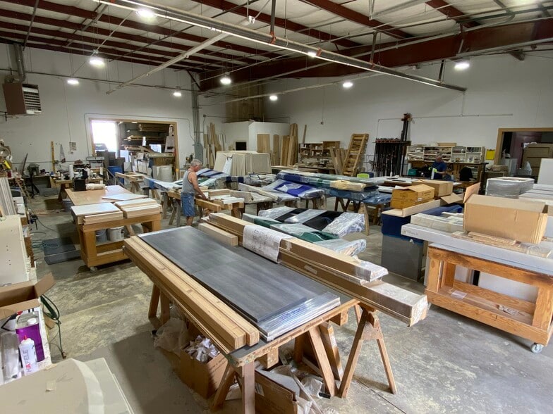 More Photos Of 913 E 75th Ave, Denver Unknown For Lease