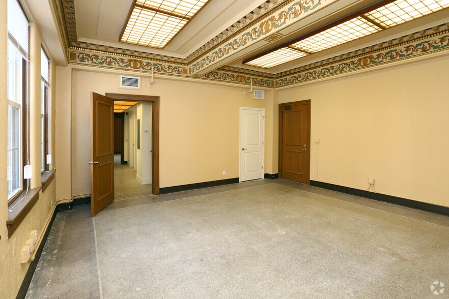 More Photos Of 615 Ferry St, Lafayette Apartments For Sale
