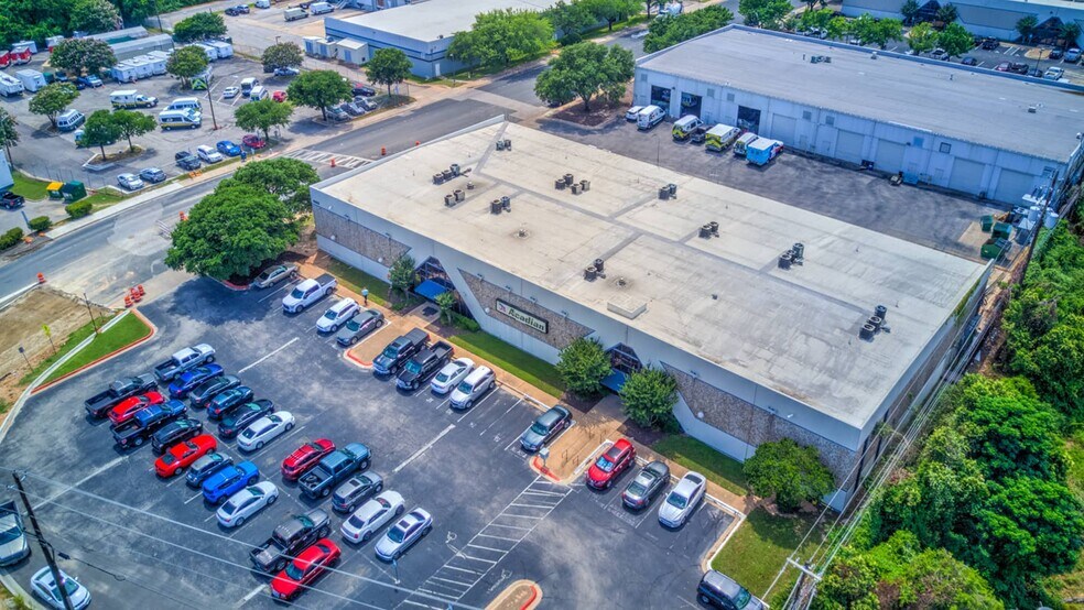 More Photos Of 4100 Ed Bluestein Blvd, Austin Warehouse For Lease