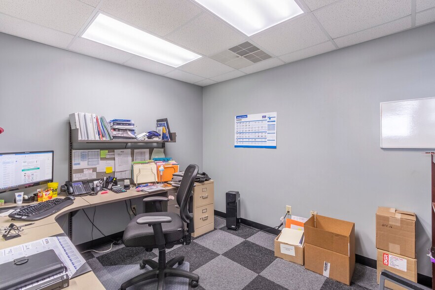 More Photos Of 5095 Crookshank Rd, Cincinnati Light Manufacturing For Sale