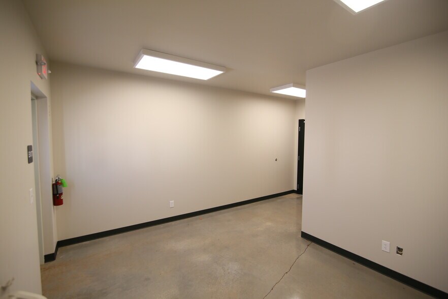 More Photos Of 120 N Rockwell Ave, Oklahoma City Unknown For Lease