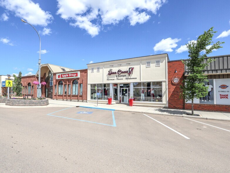 More Photos Of 4817 50 Street, Stettler Storefront Retail Office For Sale