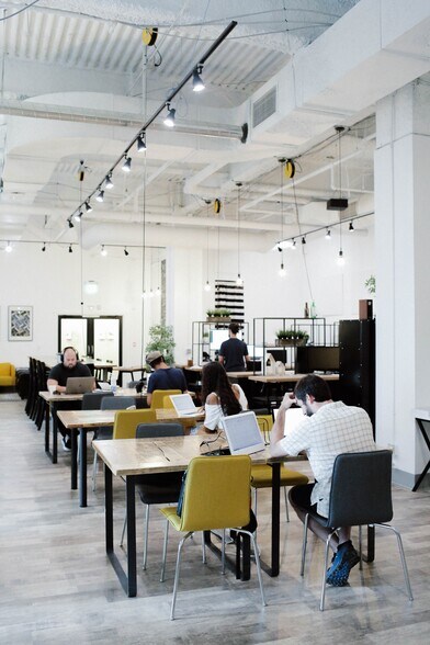 More Photos Of 403 16th St, Denver Office For Sale