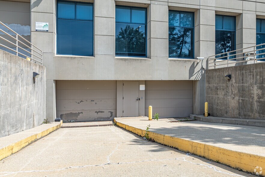 More Photos Of 215 W Diehl Rd, Naperville Office For Sale