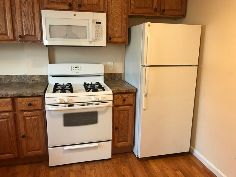 More Photos Of 10 Burnside Ave, Congers Apartments For Sale