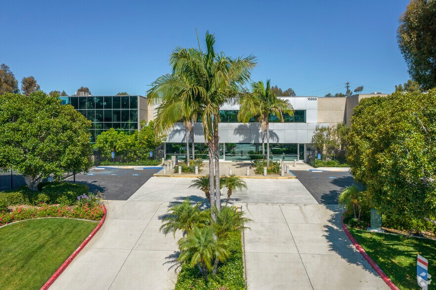 More Photos Of 16868 Via del Campo Ct, San Diego Coworking Space