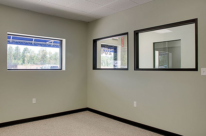 More Photos Of 13614 Poplar Cir, Conroe Warehouse For Lease