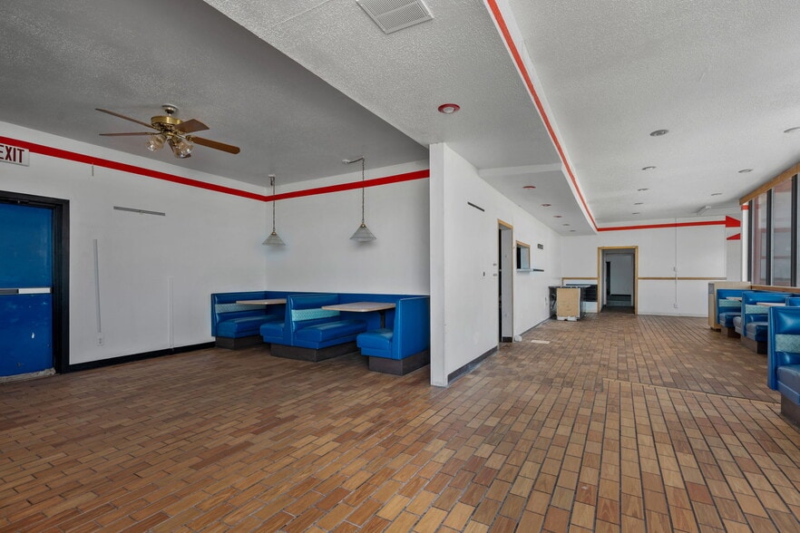 More Photos Of 3401 W Oakland Ave, Austin Truck Stop For Sale
