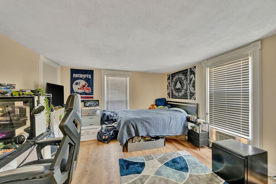 More Photos Of 215 N College Ave, Oxford Apartments For Sale