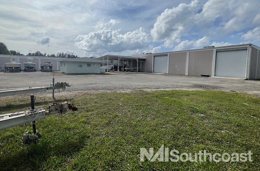 More Photos Of 3601 SE Dixie Hwy, Stuart Warehouse For Sale