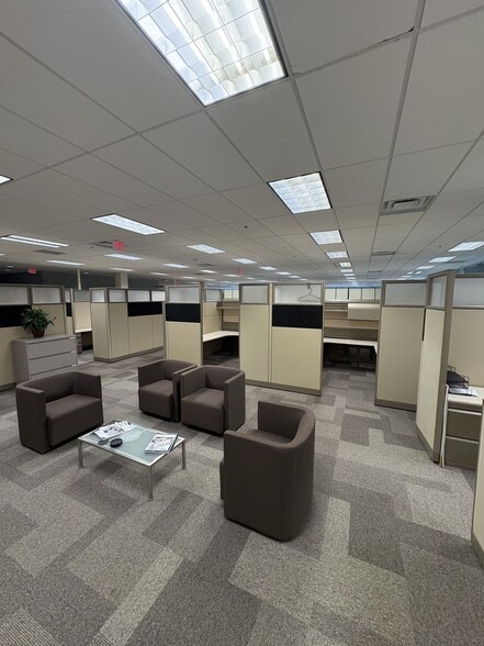 More Photos Of 5300 Kings Island Dr, Mason Office For Sale