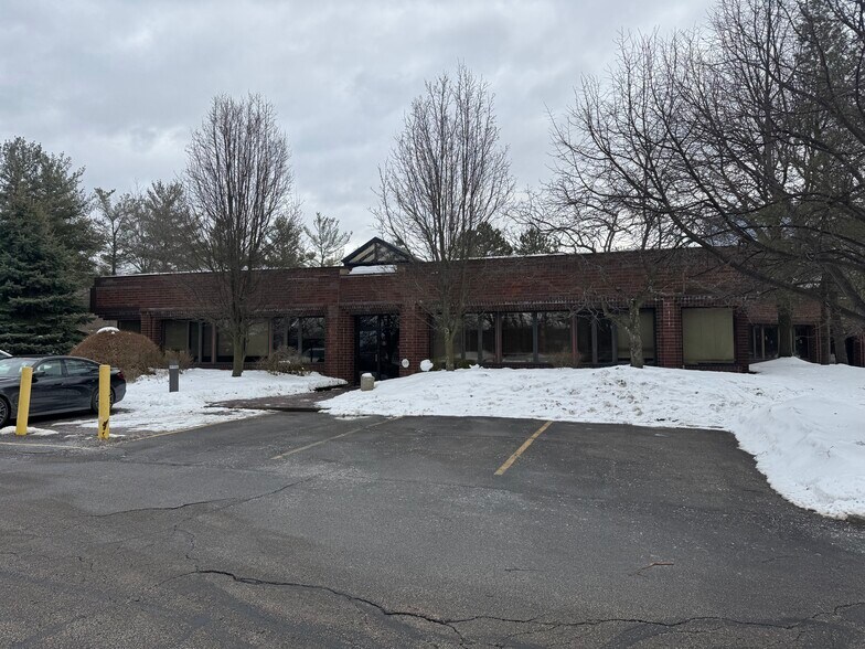 More Photos Of 24400 Highpoint Rd, Beachwood Medical For Lease