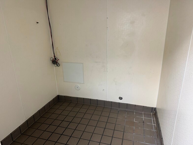 More Photos Of 8325-8349 Foothill Blvd, Sunland Unknown For Lease