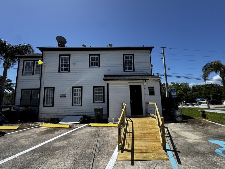 More Photos Of 429 N Ridgewood Ave, Daytona Beach Office For Sale