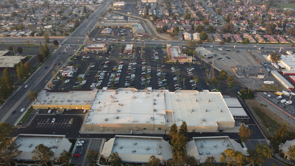 More Photos Of 4751 White Ln, Bakersfield Freestanding For Sale