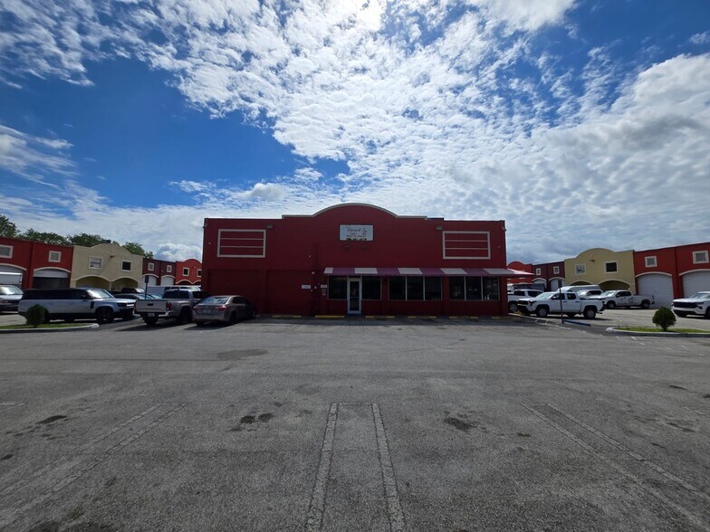 More Photos Of 13901 SW 143rd Ct, Miami Warehouse For Lease