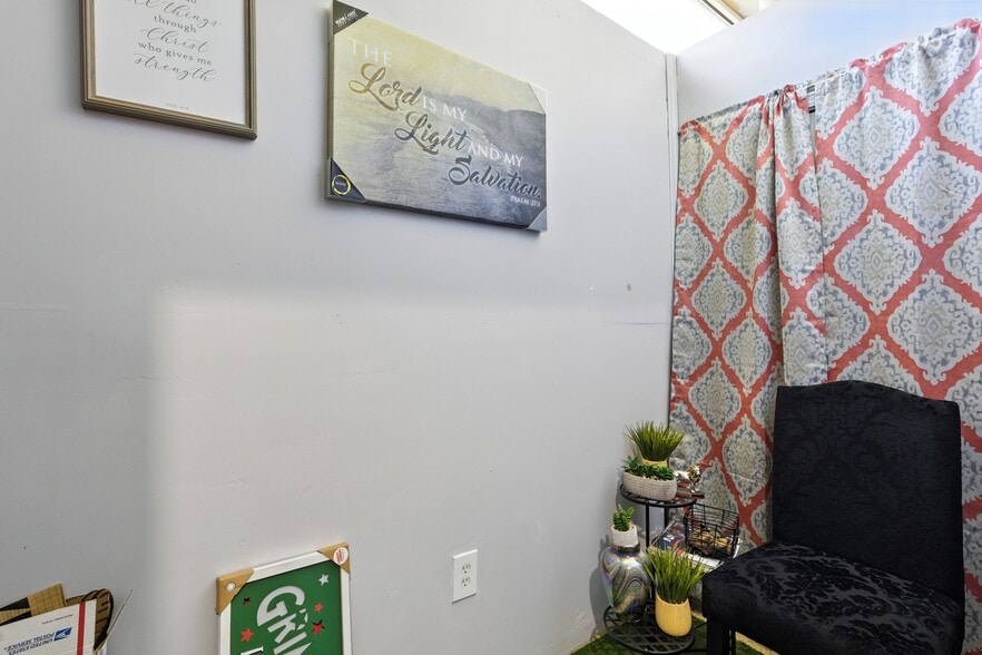 More Photos Of 303 N Pond St, Toccoa Religious Facility For Sale