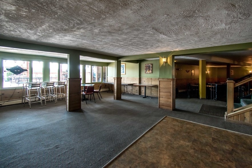 More Photos Of 141 Congamond Rd, Southwick Restaurant For Lease