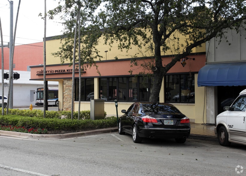 More Photos Of 300 Miracle Mile, Miami Storefront For Lease