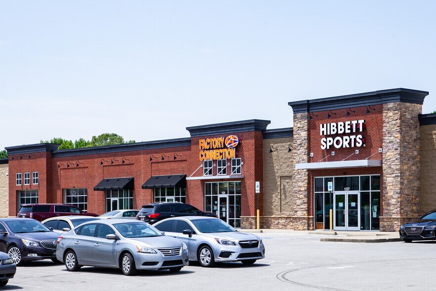 More Photos Of 129-145 Commons Dr, Martin Supermarket For Lease