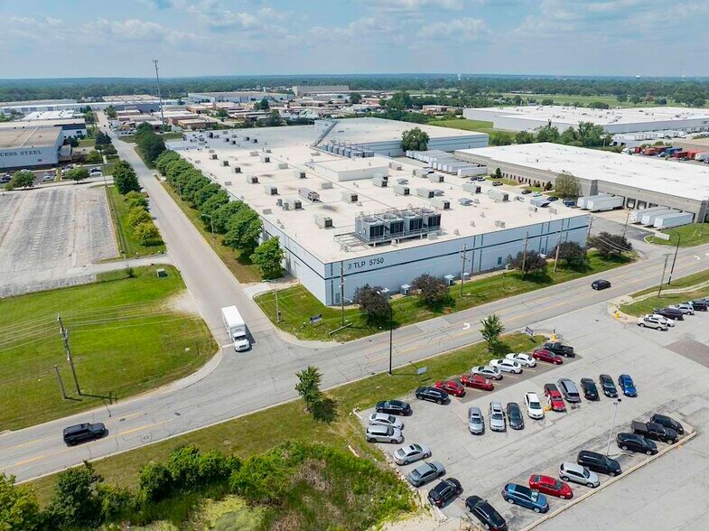 More Photos Of 5750 W 118th St, Alsip Unknown For Lease