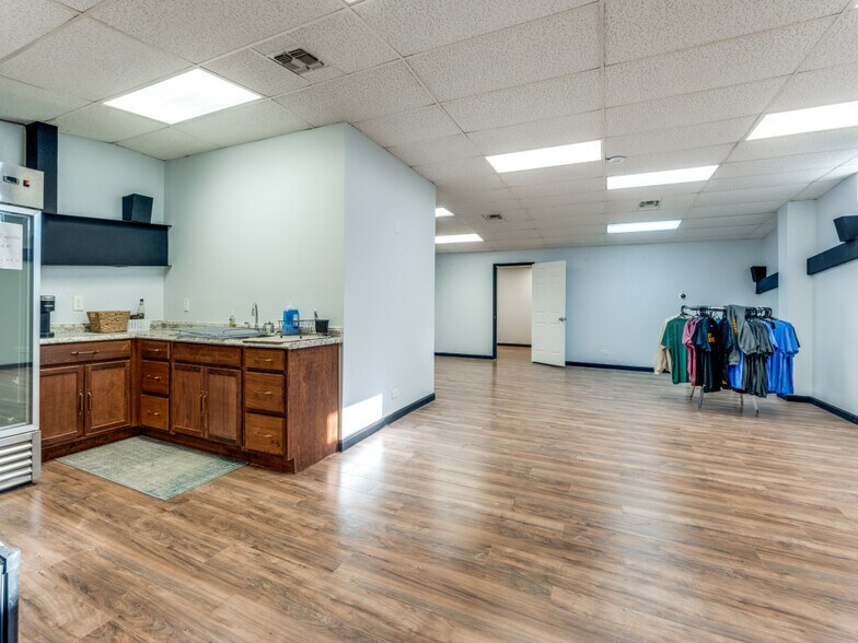 More Photos Of 14732 Bulverde Rd, San Antonio Warehouse For Sale