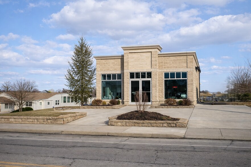 Primary Photo Of 539 Killingly St, Johnston Freestanding For Sale