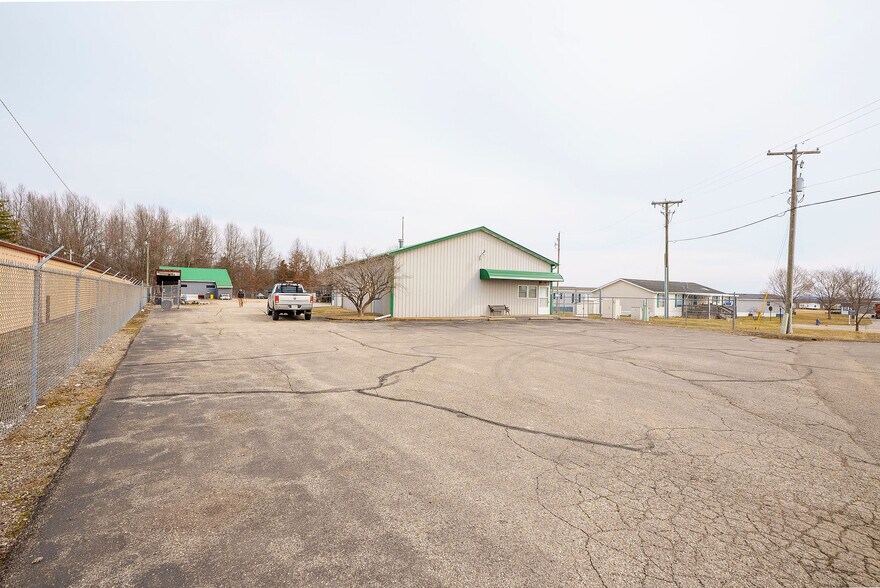 More Photos Of 167 Mill Run, Waverly Warehouse For Sale