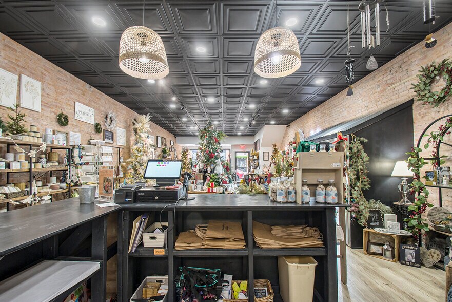 More Photos Of 111 Commercial St, Dowagiac Storefront Retail Residential For Sale