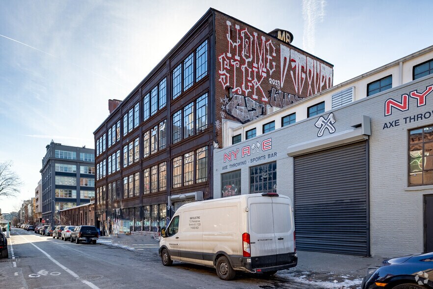 More Photos Of 118 N 11th St, Brooklyn Loft Creative Space For Lease