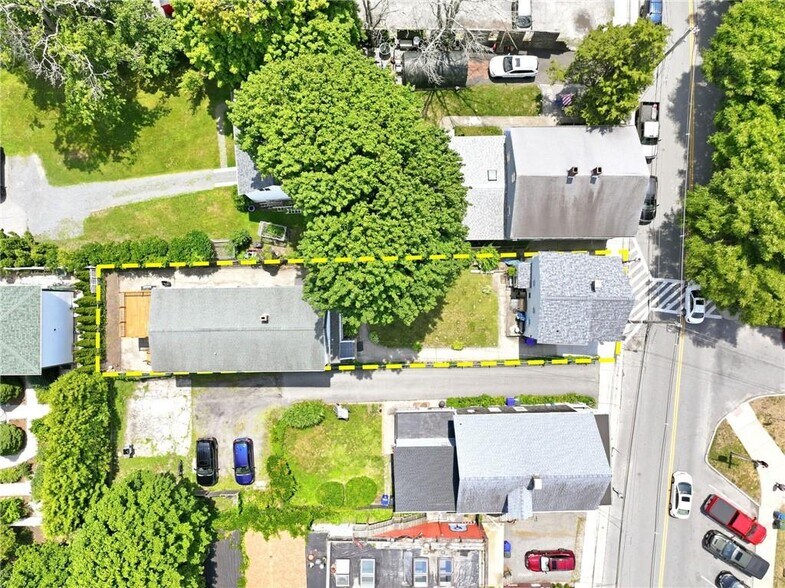 More Photos Of 400 Thames St, Bristol Multifamily For Sale